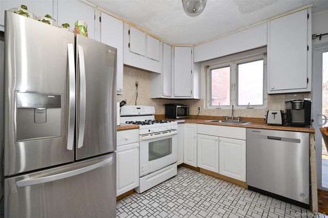 40-29 216th Street, Bayside, NY 11361