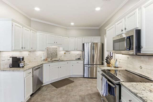 438 MCELROY RD, Memphis, TN 38120