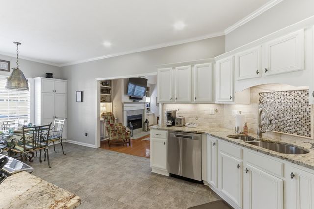 438 MCELROY RD, Memphis, TN 38120