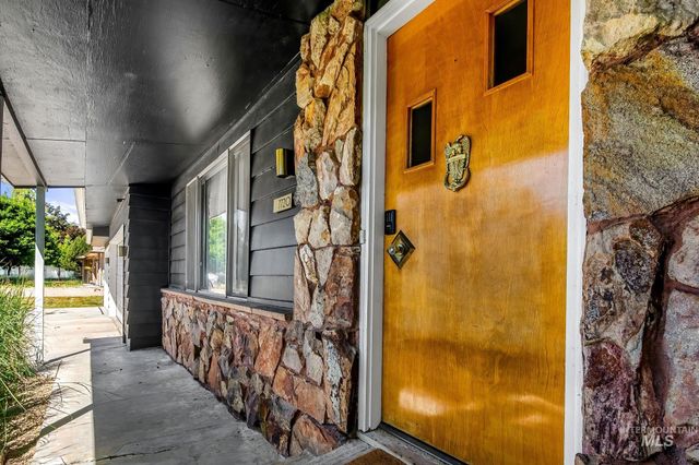 7720 W Preece Dr, Boise, ID 83704