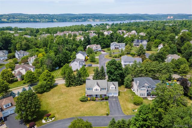 8 Cedardale Loop, Wappingers Falls, NY 12590