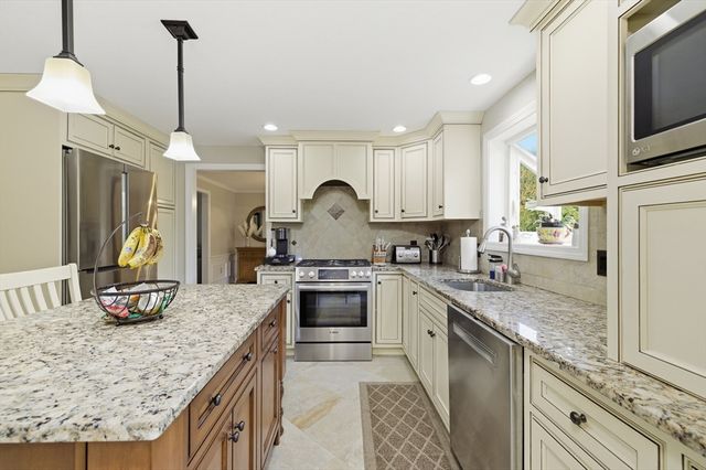30 Princess Pine Circle, Taunton, MA 02780
