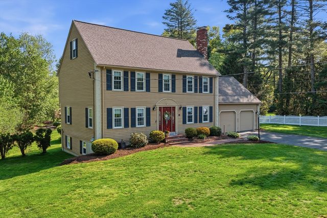 30 Princess Pine Circle, Taunton, MA 02780
