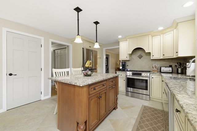 30 Princess Pine Circle, Taunton, MA 02780