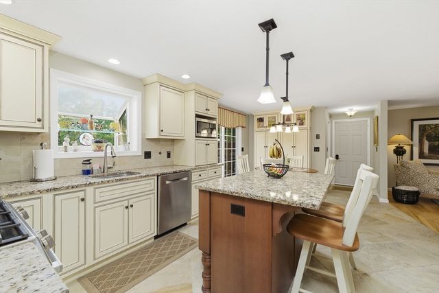 30 Princess Pine Circle, Taunton, MA 02780