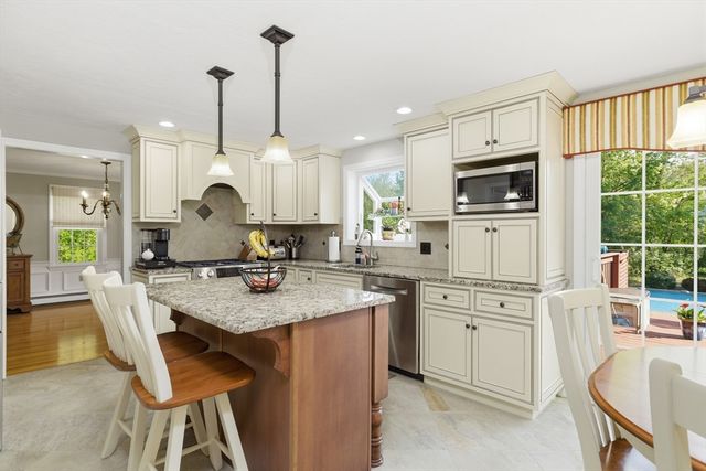 30 Princess Pine Circle, Taunton, MA 02780