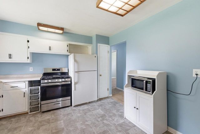 10101 Beechwood AVENUE, Milwaukee, WI 53224