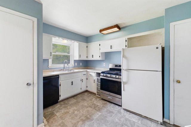 10101 Beechwood AVENUE, Milwaukee, WI 53224
