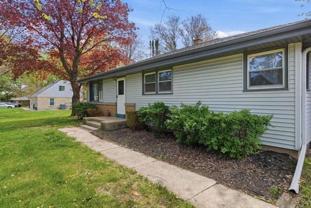 10101 Beechwood AVENUE, Milwaukee, WI 53224