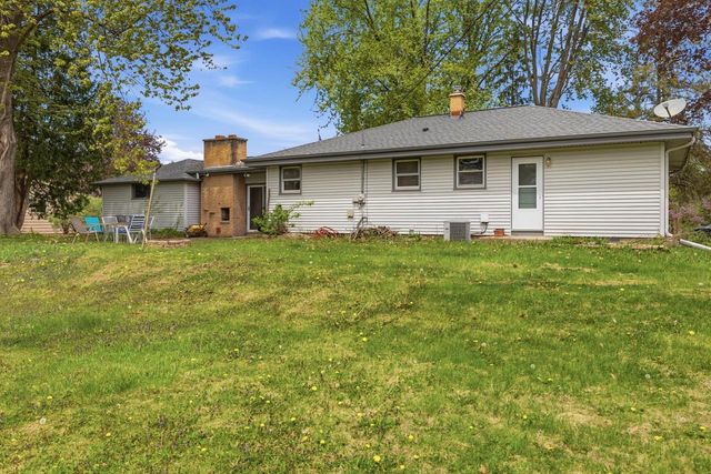 10101 Beechwood AVENUE, Milwaukee, WI 53224