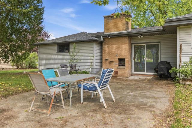 10101 Beechwood AVENUE, Milwaukee, WI 53224