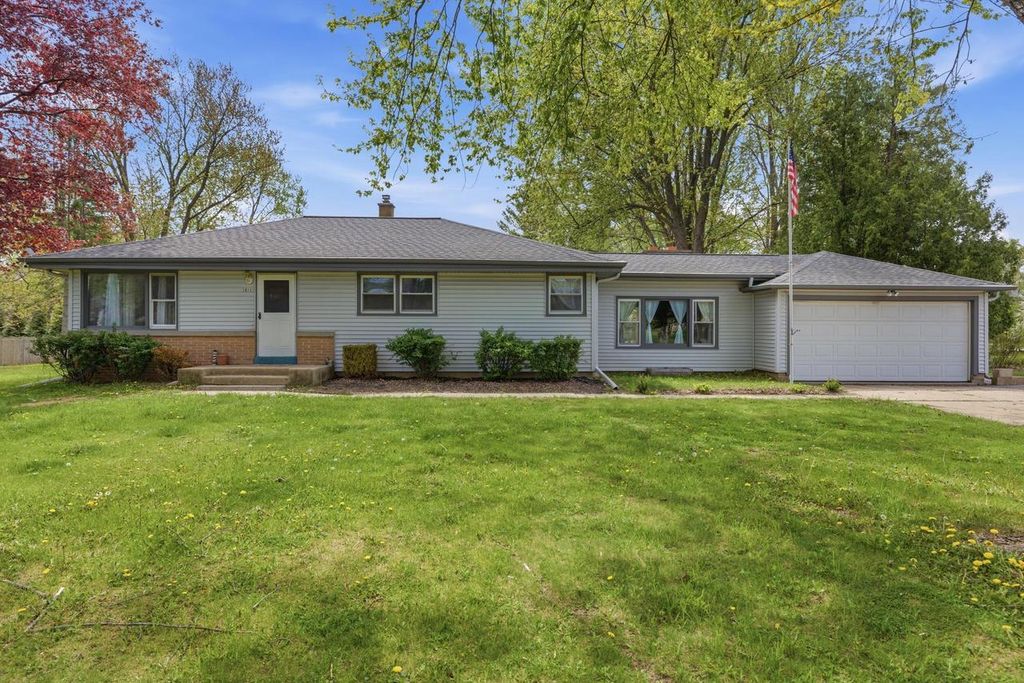 10101 Beechwood AVENUE, Milwaukee, WI 53224