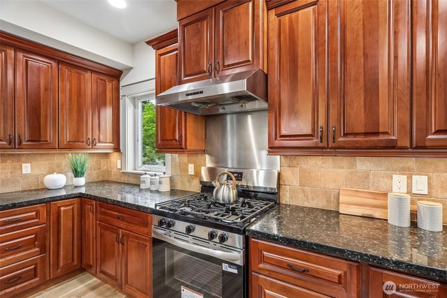 15831 SE 43rd Place, Bellevue, WA 98006