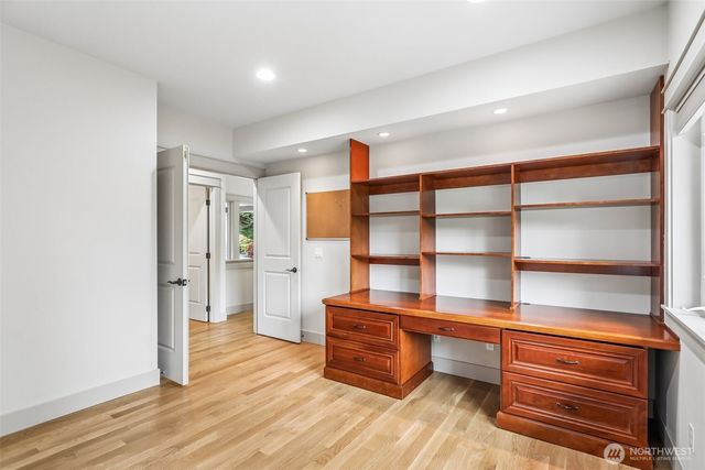 15831 SE 43rd Place, Bellevue, WA 98006