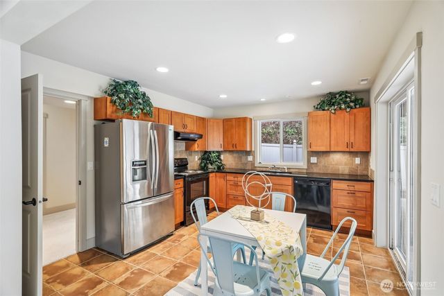 15831 SE 43rd Place, Bellevue, WA 98006