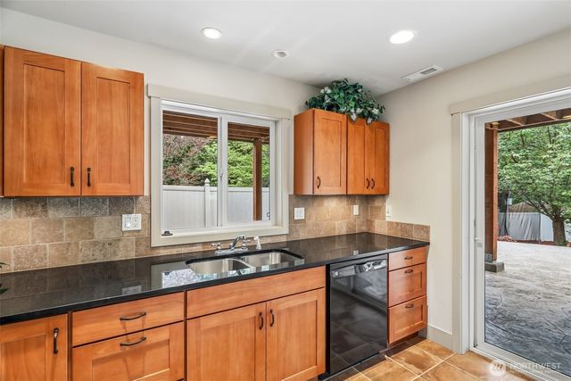 15831 SE 43rd Place, Bellevue, WA 98006
