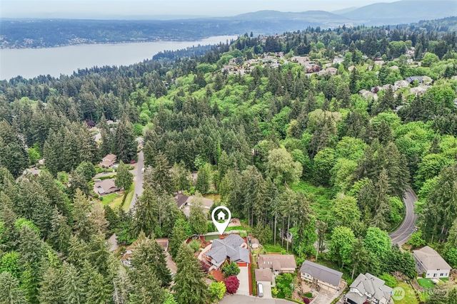 15831 SE 43rd Place, Bellevue, WA 98006