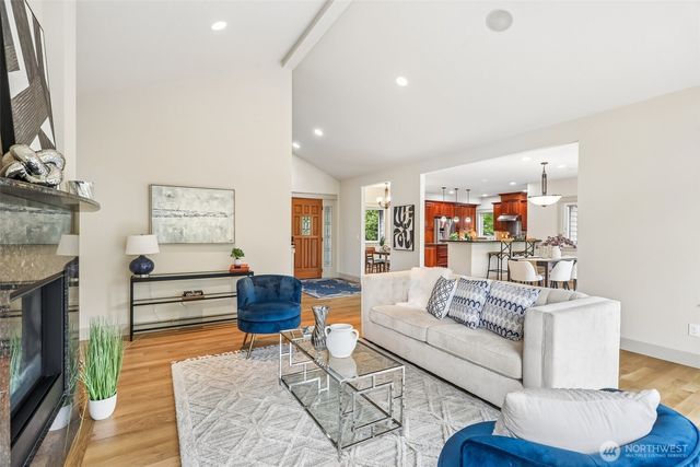 15831 SE 43rd Place, Bellevue, WA 98006
