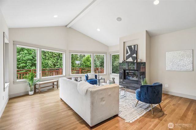 15831 SE 43rd Place, Bellevue, WA 98006