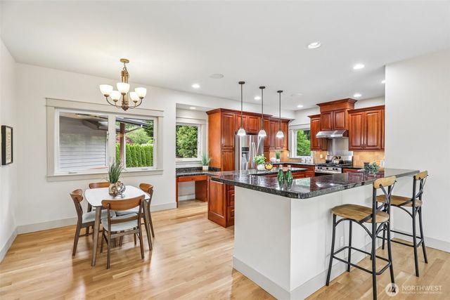 15831 SE 43rd Place, Bellevue, WA 98006