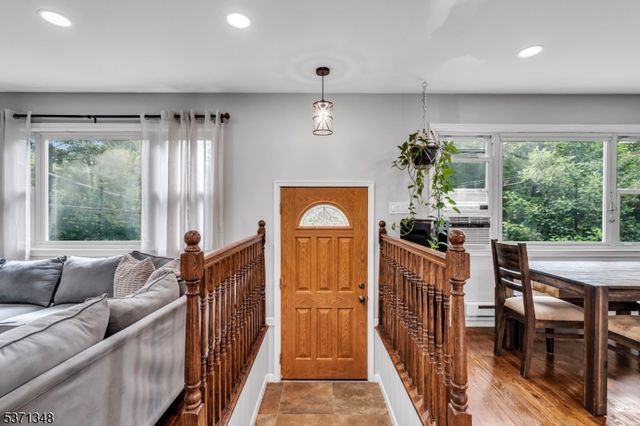 414 Maxim Dr, Hopatcong Boro, NJ 07821