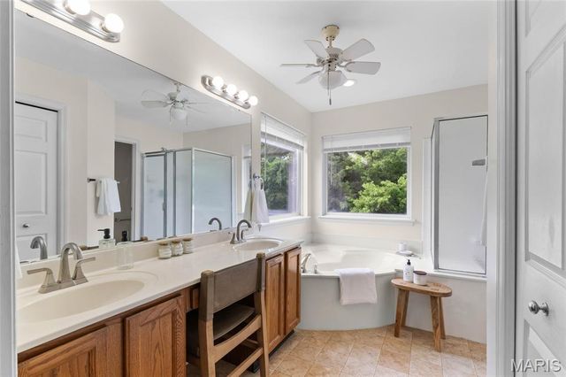 360 Huntleigh Manor Drive, St Charles, MO 63303