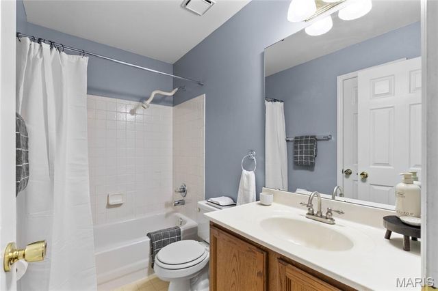 360 Huntleigh Manor Drive, St Charles, MO 63303