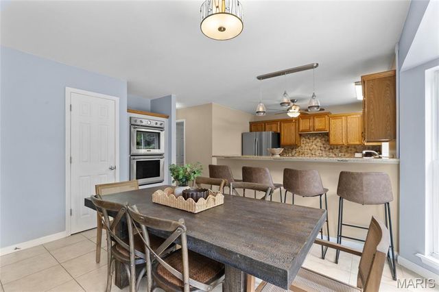 360 Huntleigh Manor Drive, St Charles, MO 63303