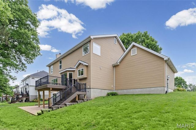 360 Huntleigh Manor Drive, St Charles, MO 63303