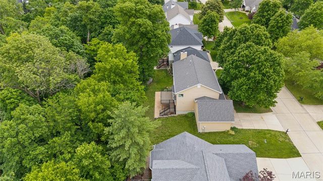 360 Huntleigh Manor Drive, St Charles, MO 63303