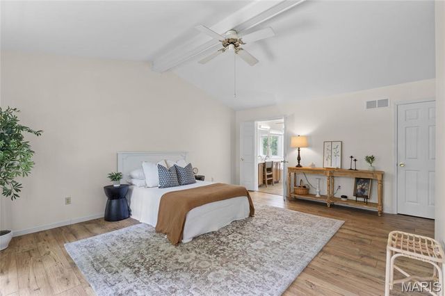 360 Huntleigh Manor Drive, St Charles, MO 63303