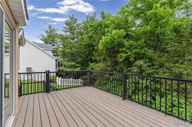 360 Huntleigh Manor Drive, St Charles, MO 63303