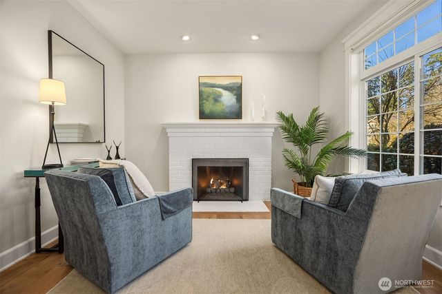 879 Taurnic Place NW, Bainbridge Island, WA 98110