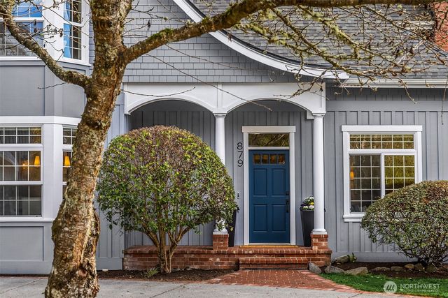 879 Taurnic Place NW, Bainbridge Island, WA 98110