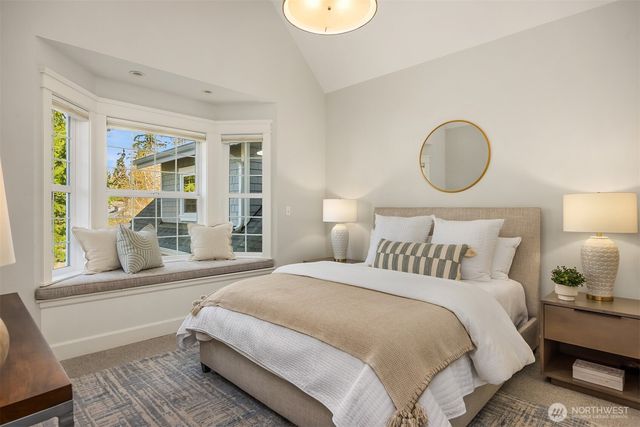 879 Taurnic Place NW, Bainbridge Island, WA 98110