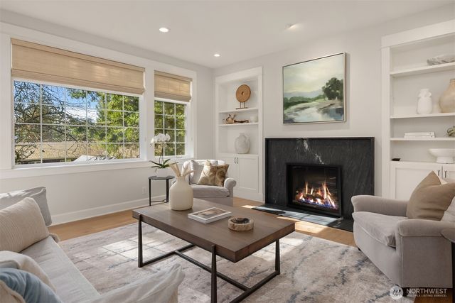 879 Taurnic Place NW, Bainbridge Island, WA 98110