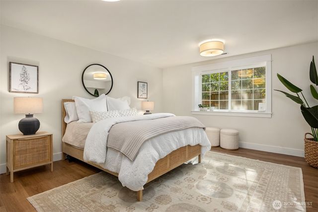 879 Taurnic Place NW, Bainbridge Island, WA 98110