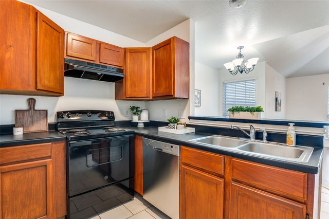 905 Fairbanks Circle, Duncanville, TX 75137