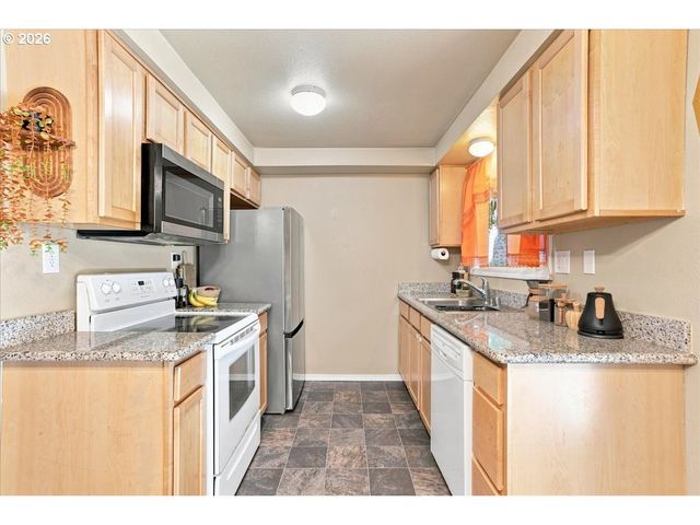 3300 KAUFFMAN Ave 18, Vancouver, WA 98660