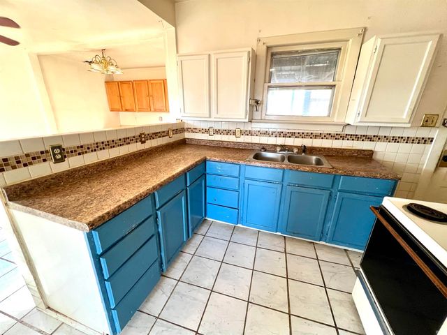 3121 S Weinbach Avenue, Evansville, IN 47714