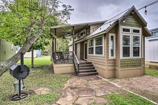 276 Park Ave, Staples, TX 78670