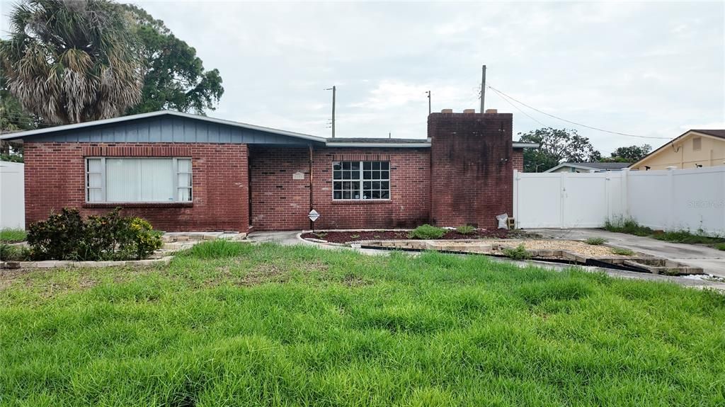 8205 TANGLEWOOD LANE, Tampa, FL 33615