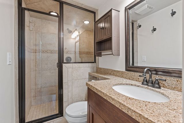 4928 S 1645 E, Holladay, UT 84117