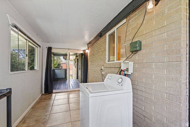 4928 S 1645 E, Holladay, UT 84117