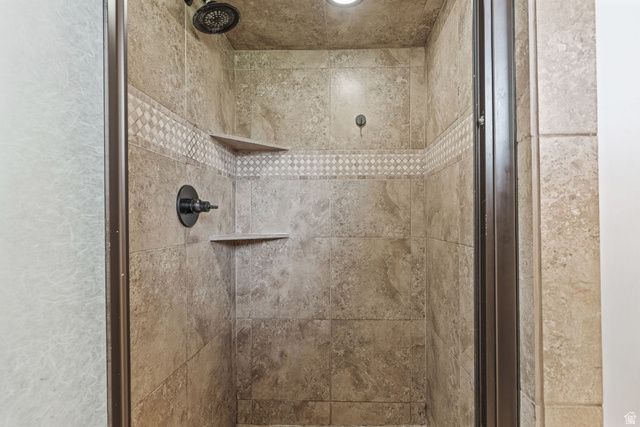 4928 S 1645 E, Holladay, UT 84117