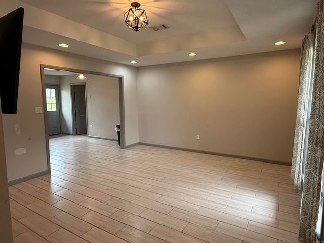 2001 Audley Bolton Drive, Searcy, AR 72143