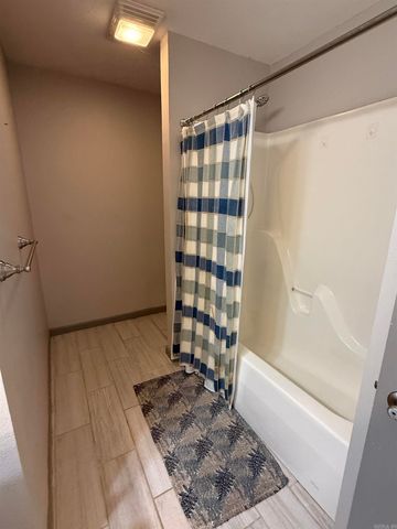 2001 Audley Bolton Drive, Searcy, AR 72143