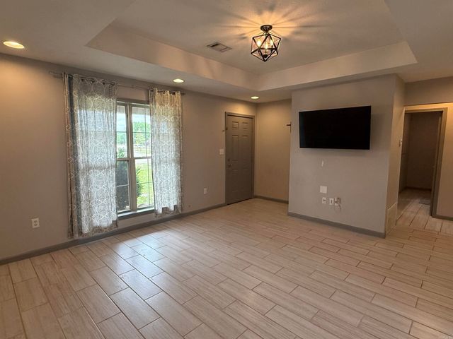 2001 Audley Bolton Drive, Searcy, AR 72143