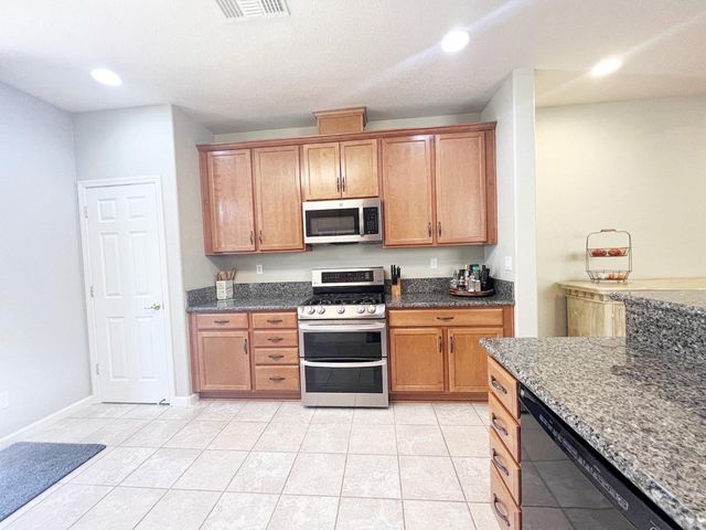 668 Spirou St, Stockton, CA 95204