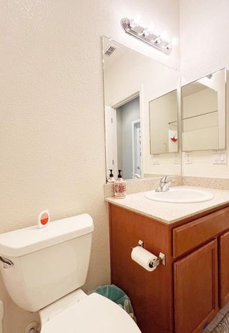 668 Spirou St, Stockton, CA 95204